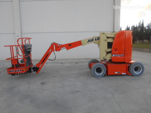 JLG E300AJP articulated boom lift