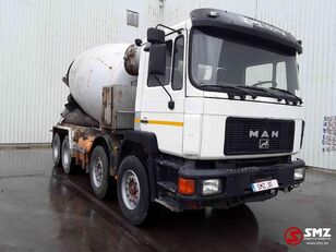 MAN 32.302 6 cyl concrete mixer truck
