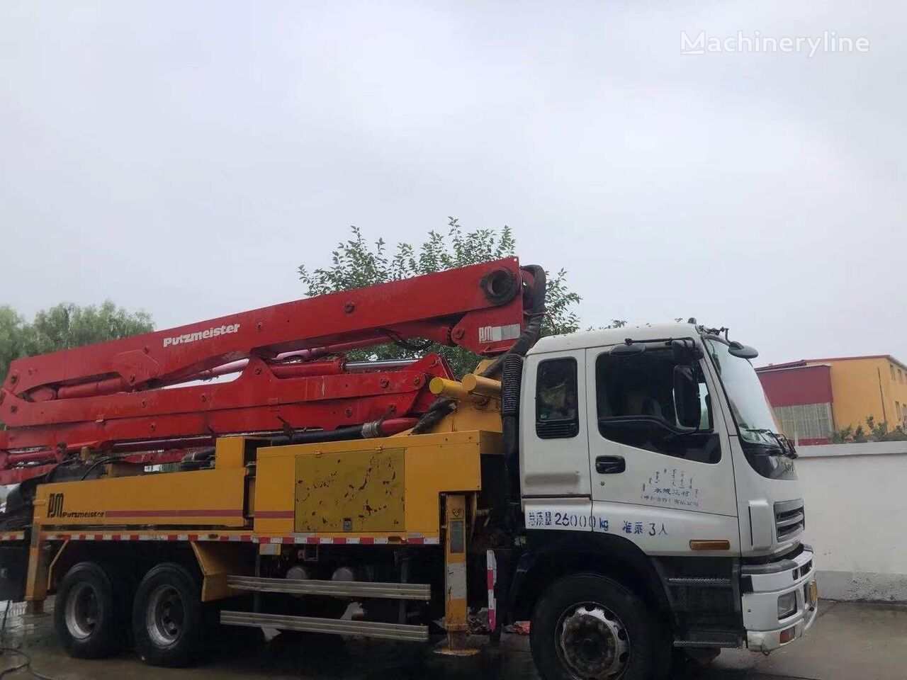Putzmeister M38  on chassis  concrete pump