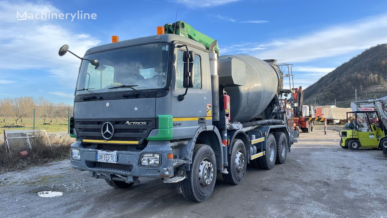 Sermac  on chassis Mercedes-Benz Actros 3241 concrete pump