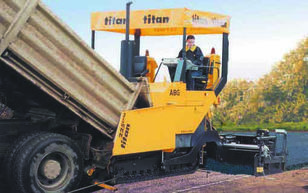 ABG TITAN 225 crawler asphalt paver