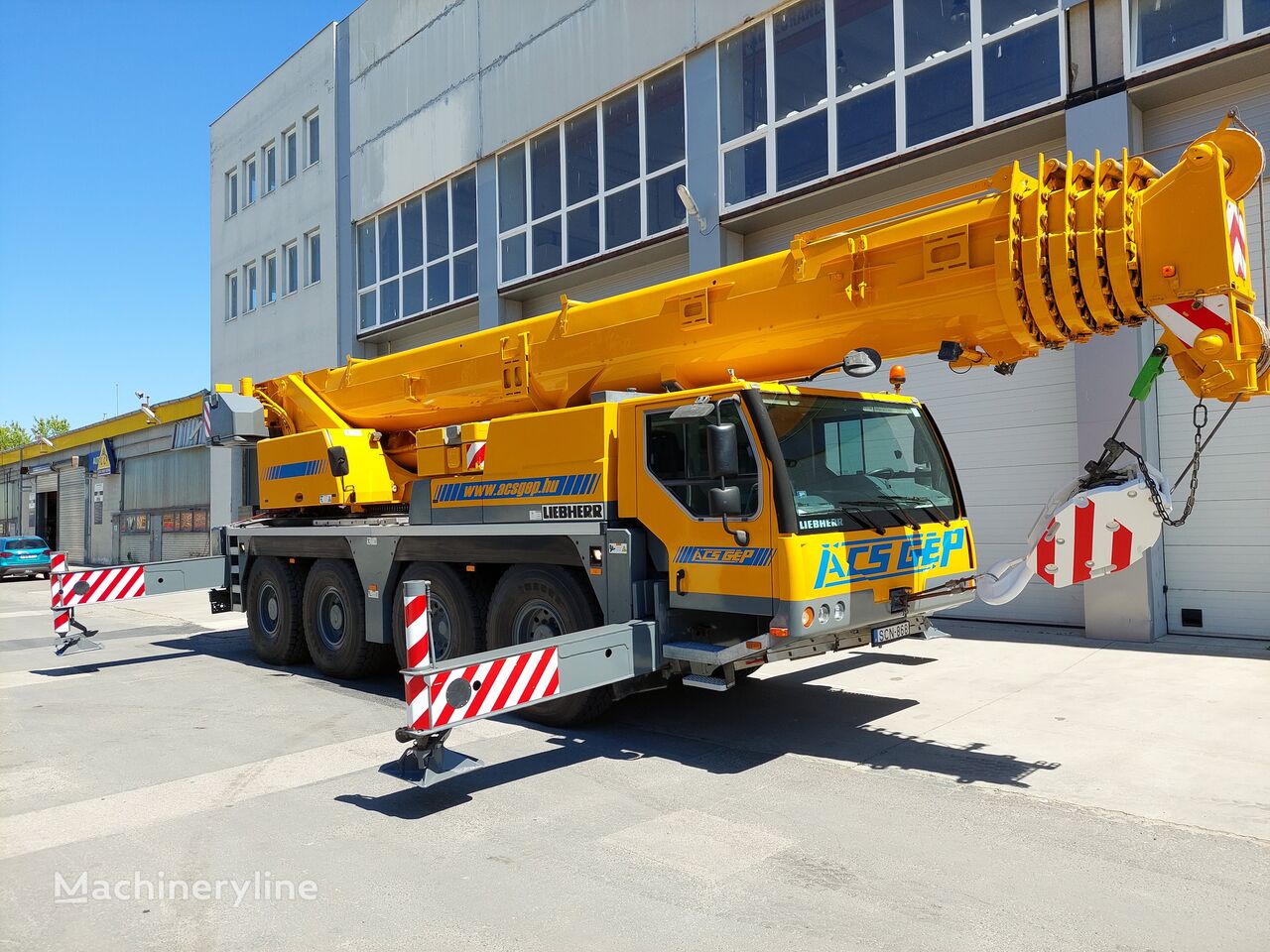 Liebherr LTM-1070-4.2 mobile crane