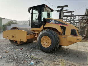 Caterpillar CS683E road roller