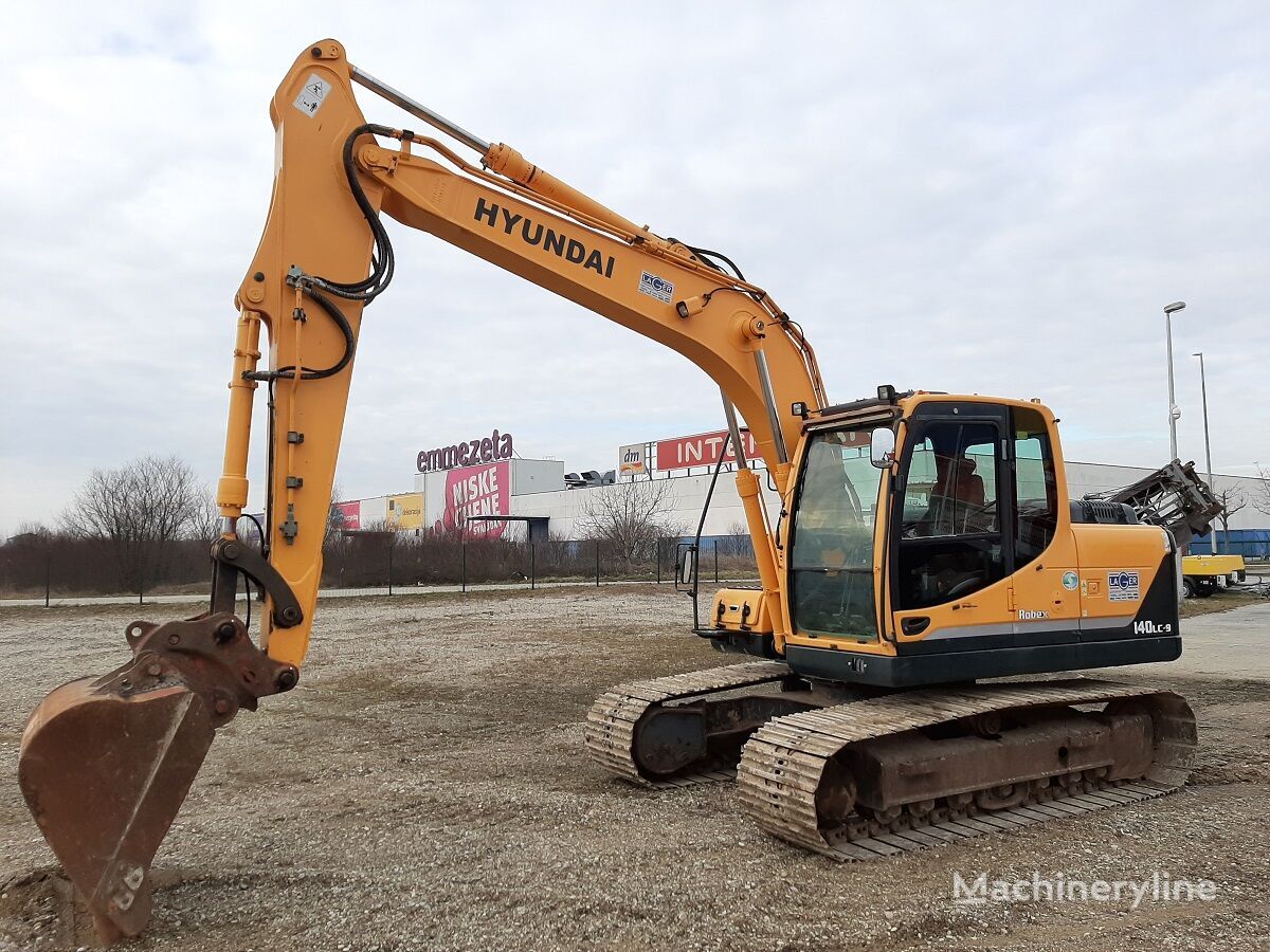 Hyundai R140LC-9 tracked excavator