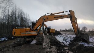 LIEBHERR R916 tracked excavator