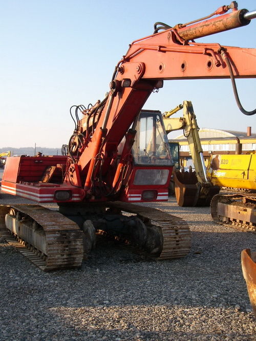O&K RH6 tracked excavator