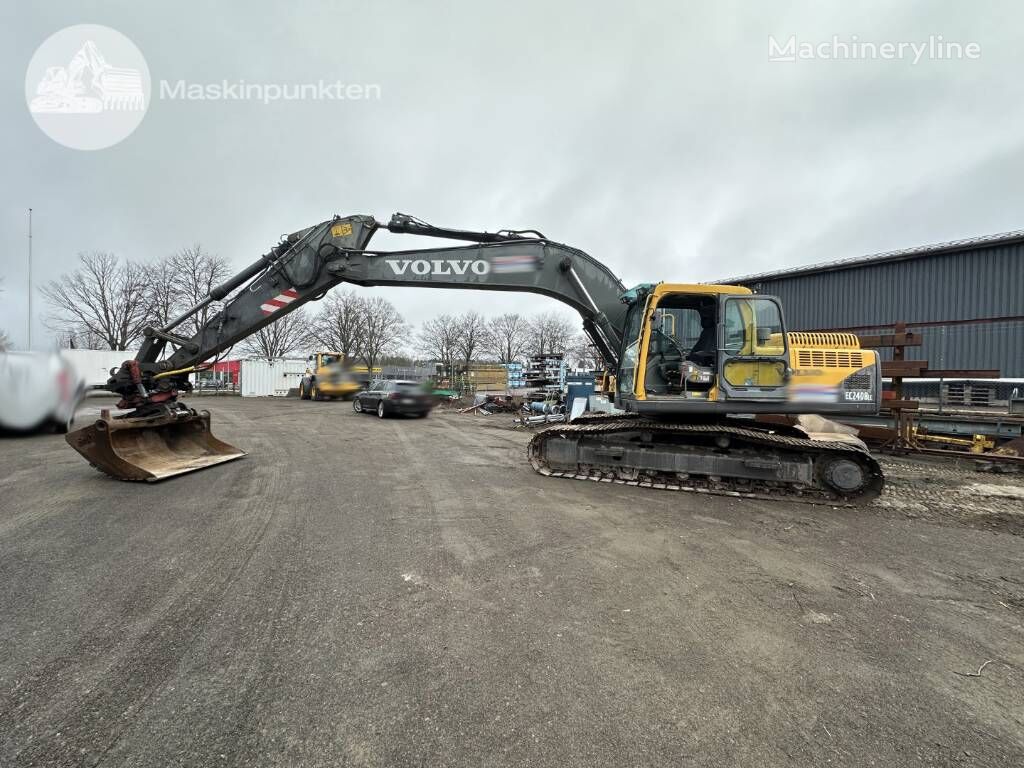 Volvo EC 240 B LC tracked excavator