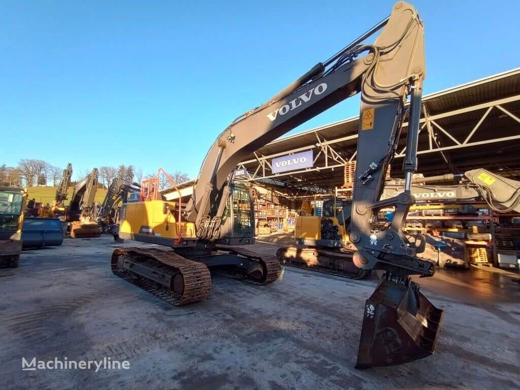 Volvo EC220EL tracked excavator