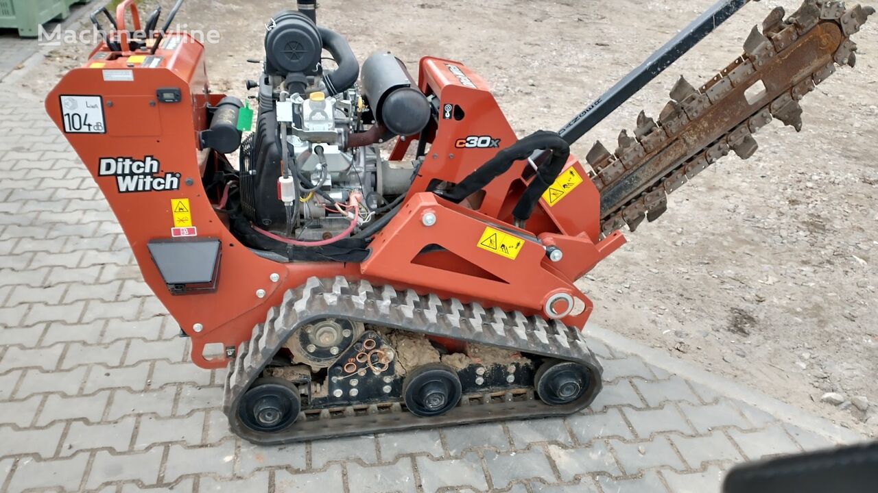 Ditch-Witch c30x trencher