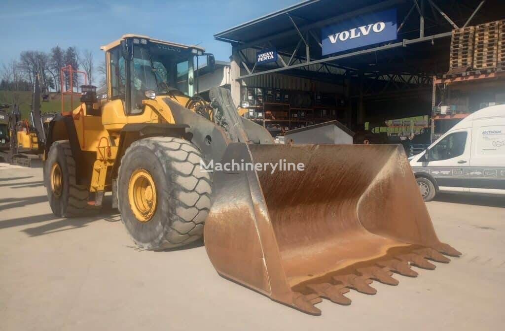 Volvo L220H wheel loader