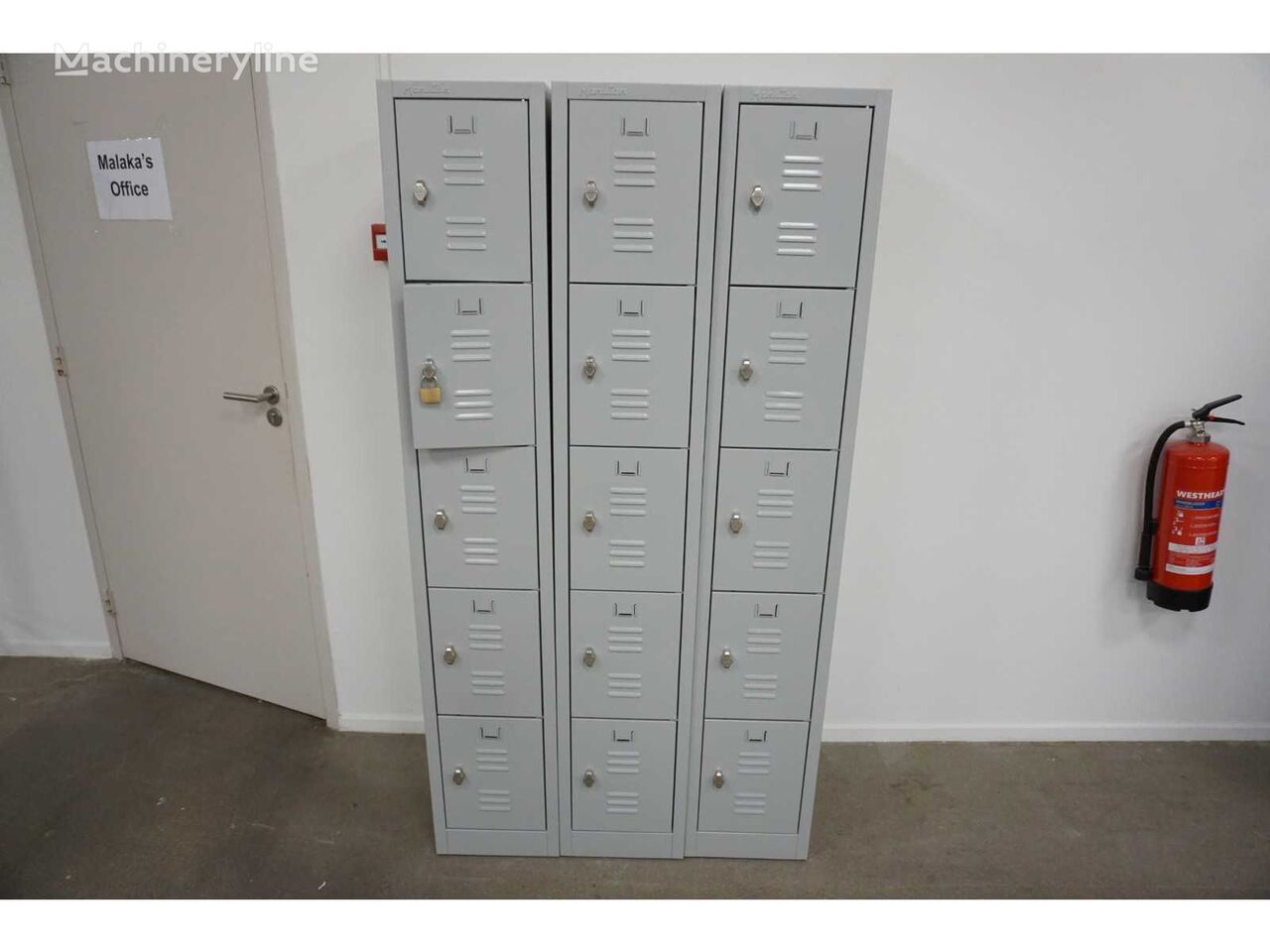 Manutan Lockerkast tool cabinet