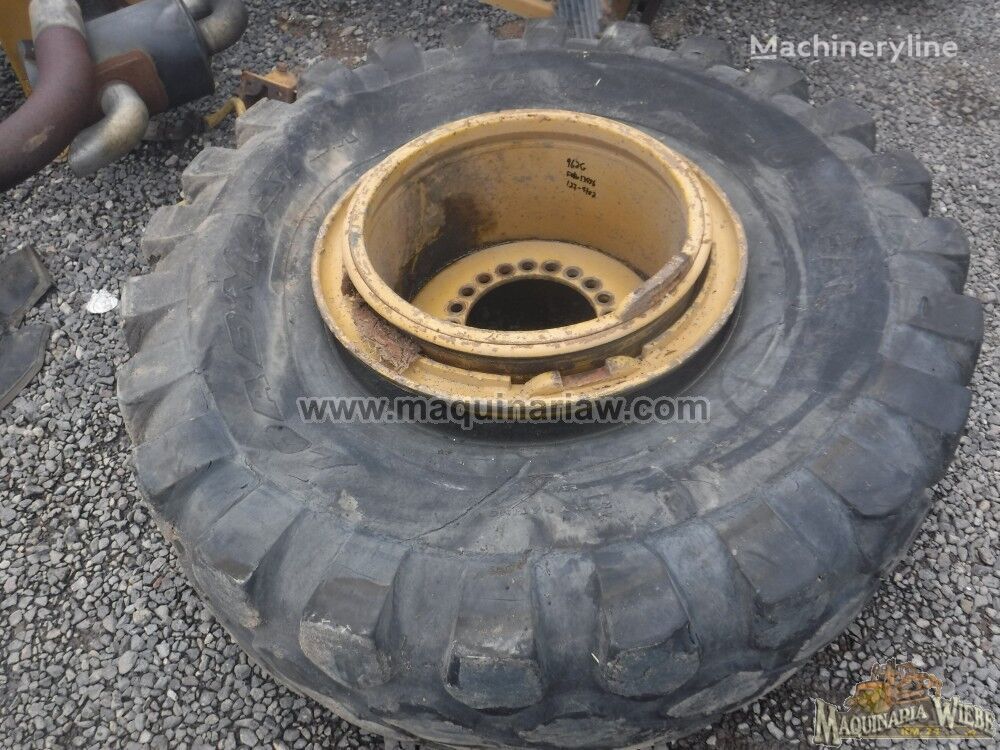 Caterpillar 962G wheel